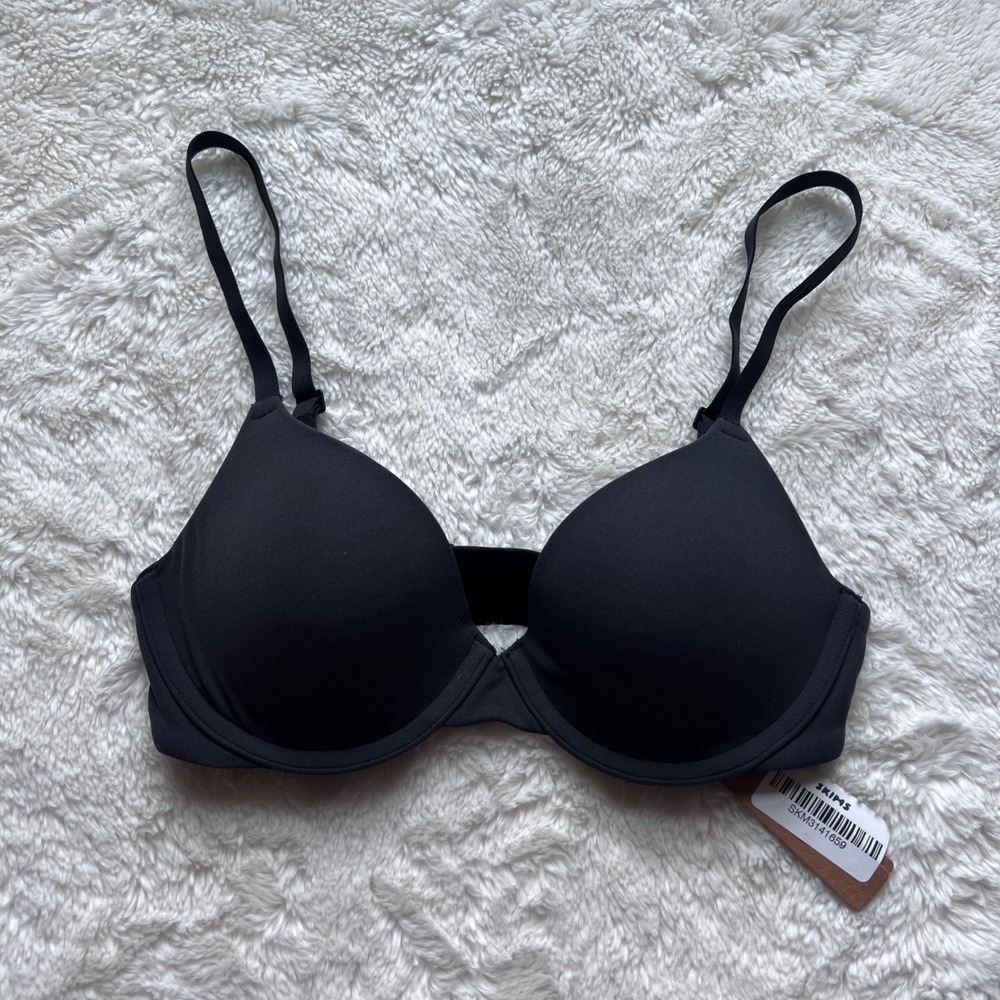 Skims Fits Everybody T-Shirt Bra‎ Onyx Black Underwire BA-DEM-9221 Size 30B NWT